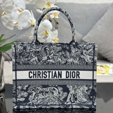 Christian Dior Shopping Bags